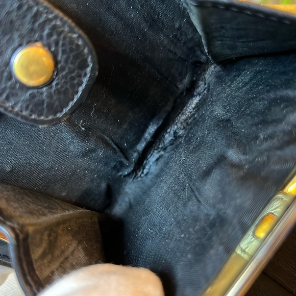 CHANEL Black Caviar Leather Kisslock Compact Wallet | RARE: MADE IN ITALY - Picture 6 of 12